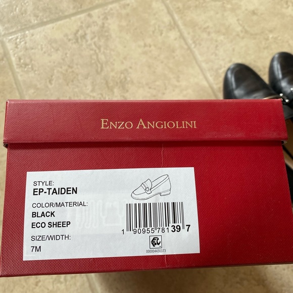 Enzo Angiolini Black Loafer - Picture 4 of 7